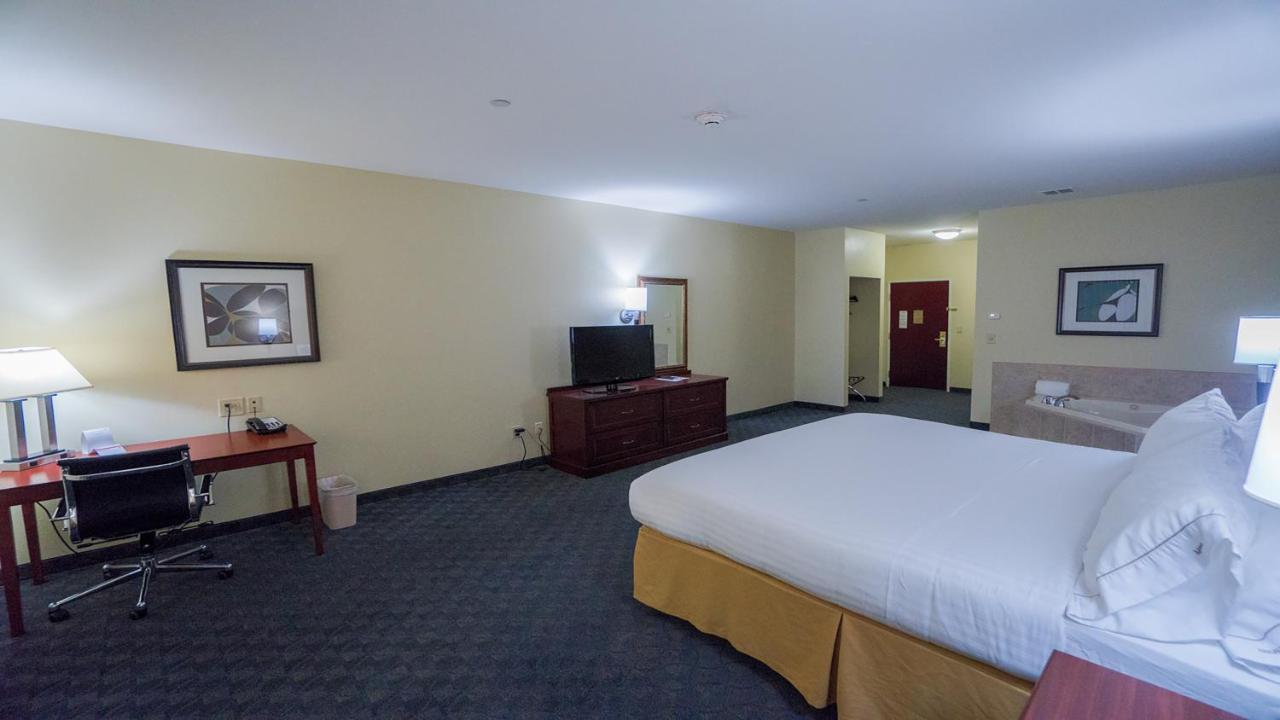 Holiday Inn Express Hotel & Suites Pampa By Ihg Εξωτερικό φωτογραφία